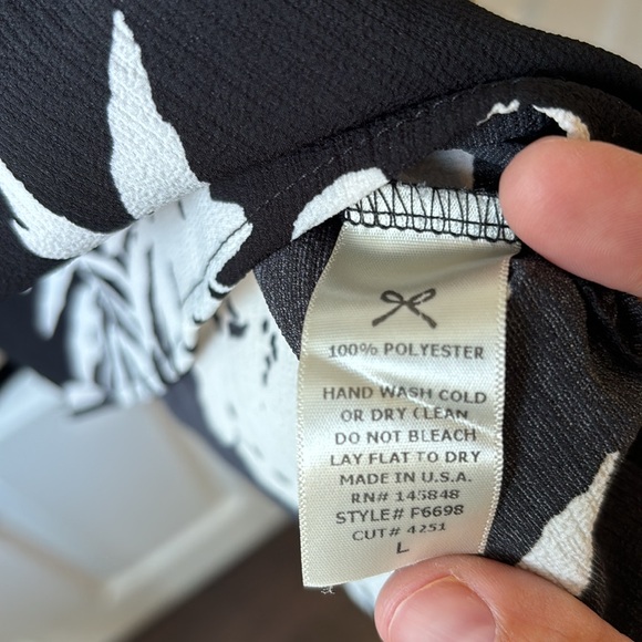 Sleeveless floral romper, size L - Picture 4 of 4